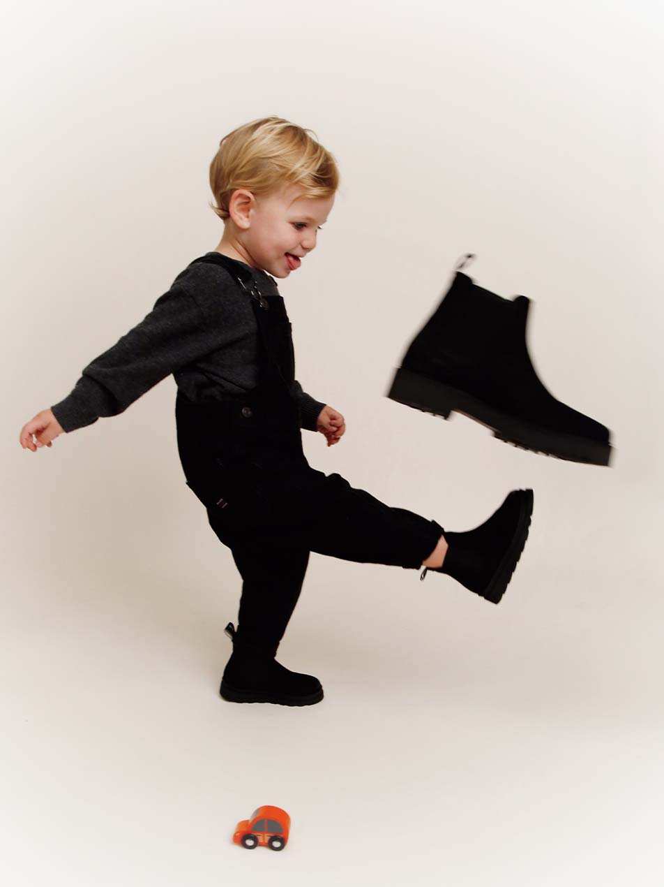 Childrens black on sale chelsea boots